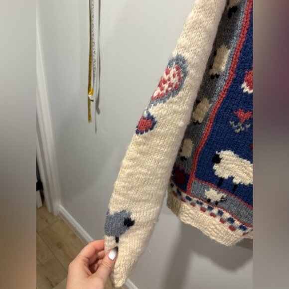 VINTAGE Woolrich Sheep Pattern Sweater - Blue, Cream, and Red - Picture 5 of 8